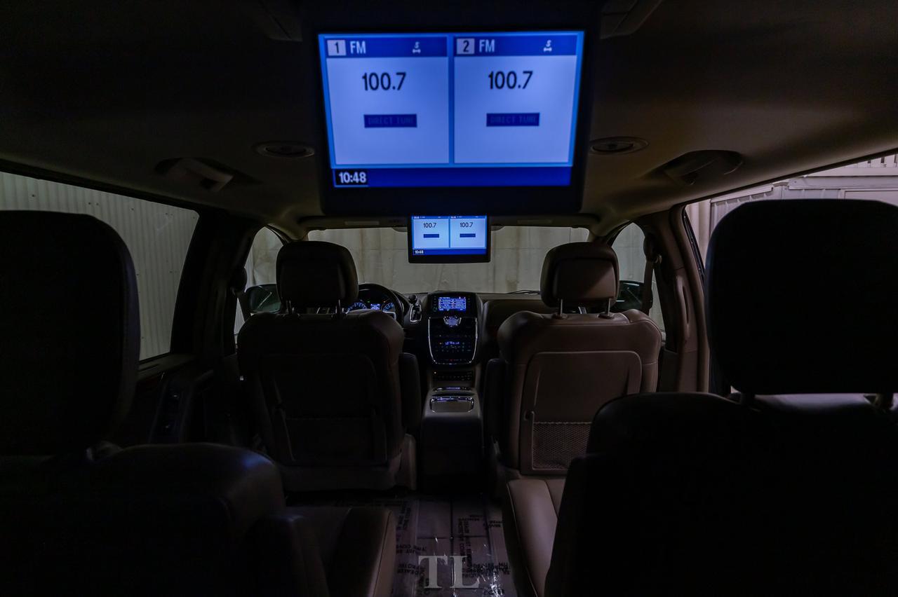 2011 Chrysler Town & Country Limited Leather Roof Nav DVD BCam Red Deer AB