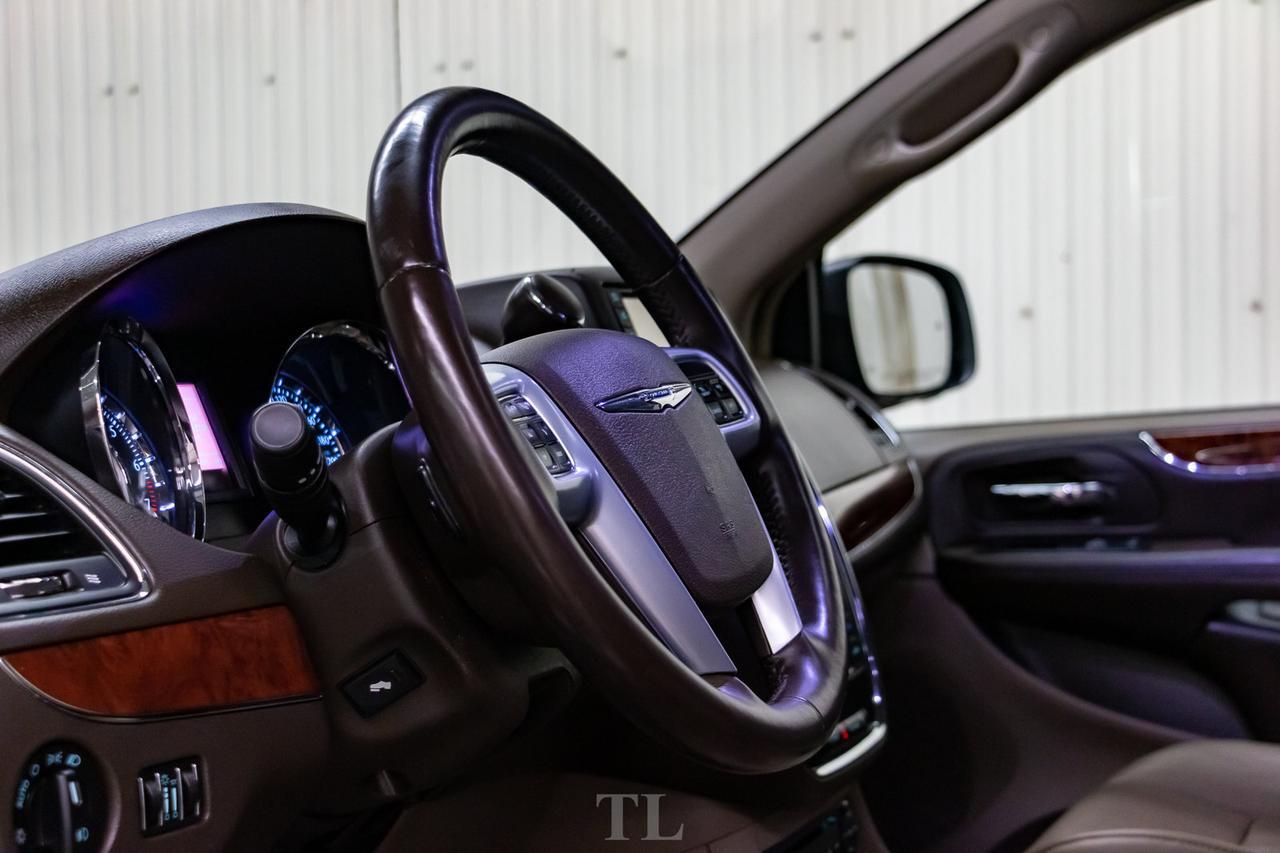 2011 Chrysler Town & Country Limited Leather Roof Nav DVD BCam Red Deer AB