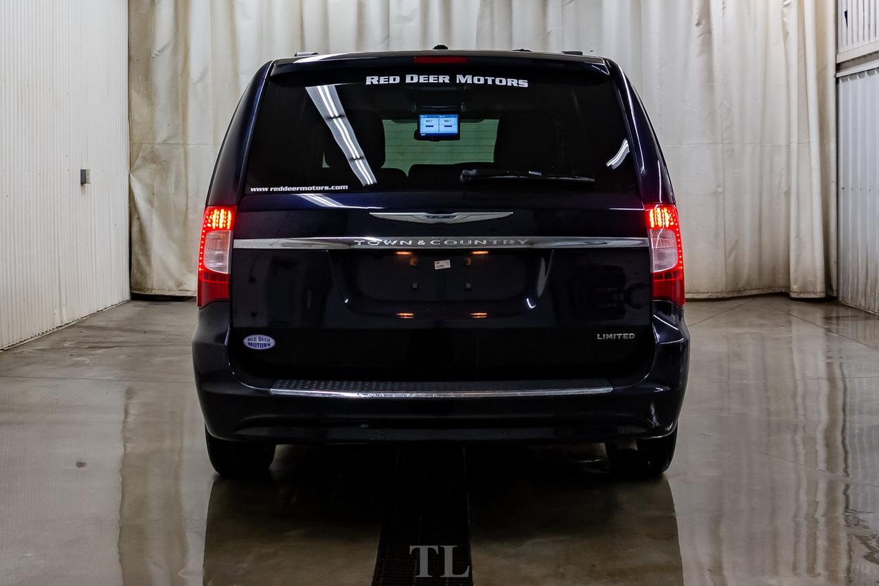2011 Chrysler Town & Country Limited Leather Roof Nav DVD BCam Red Deer AB
