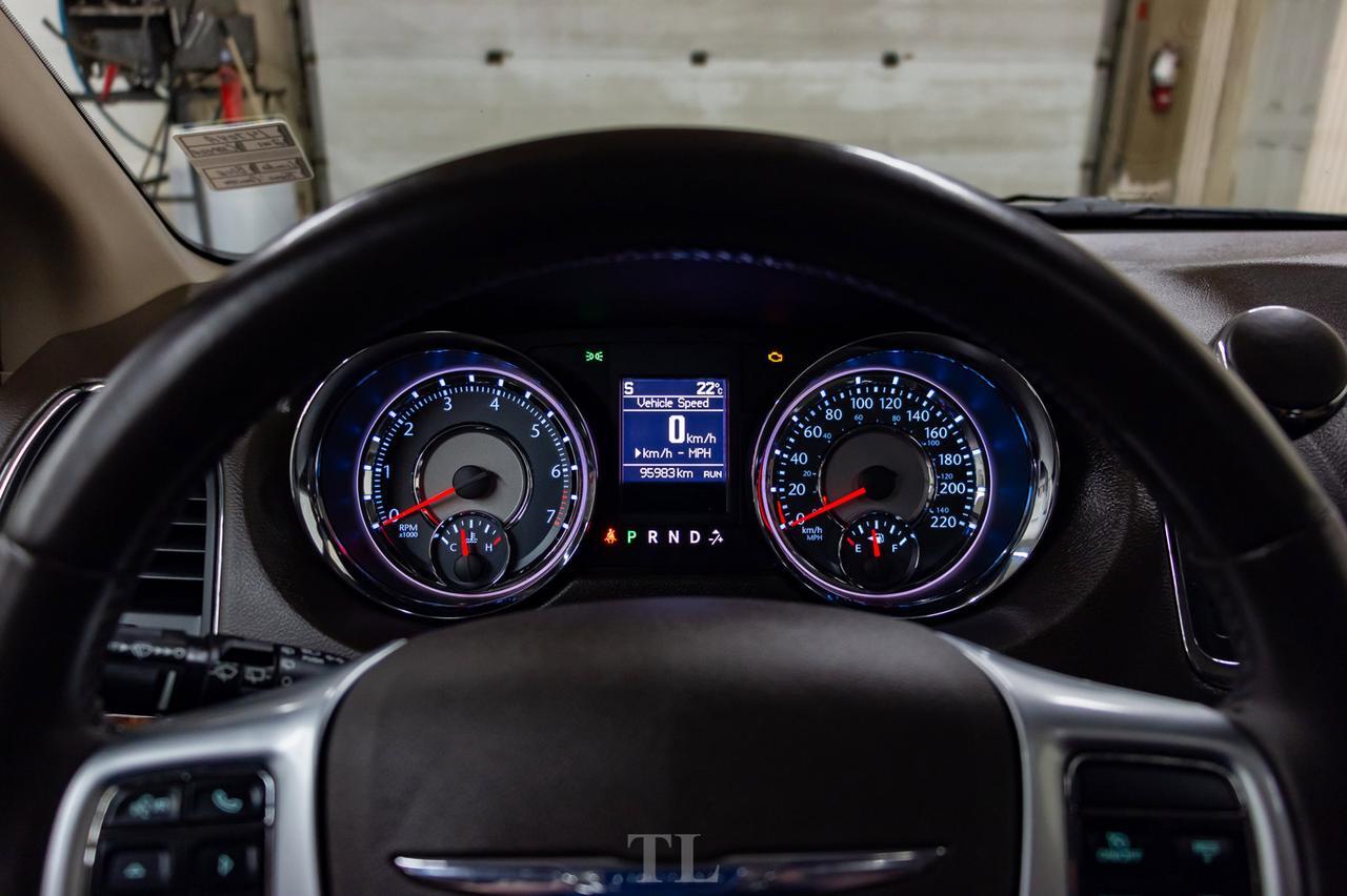 2011 Chrysler Town & Country Limited Leather Roof Nav DVD BCam Red Deer AB