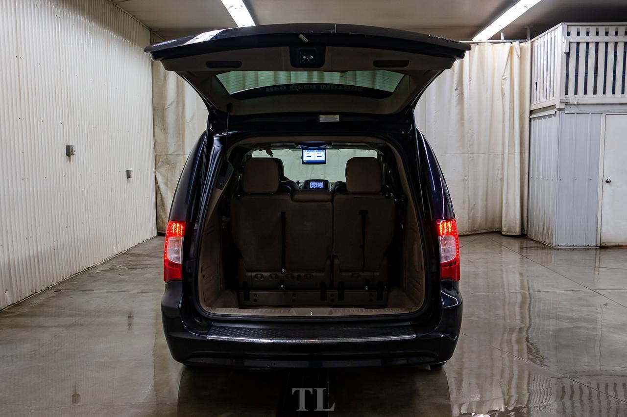 2011 Chrysler Town & Country Limited Leather Roof Nav DVD BCam Red Deer AB