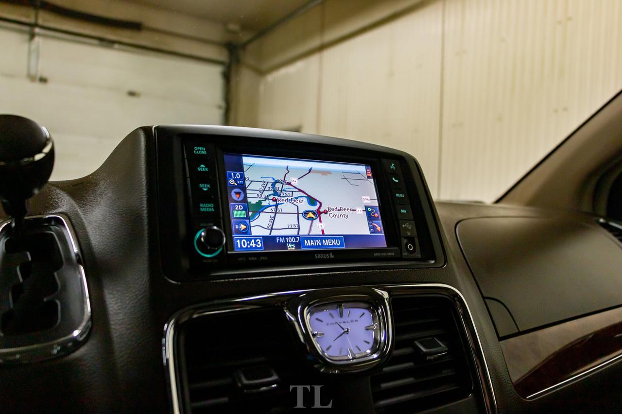 2011 Chrysler Town & Country Limited Leather Roof Nav DVD BCam Red Deer AB