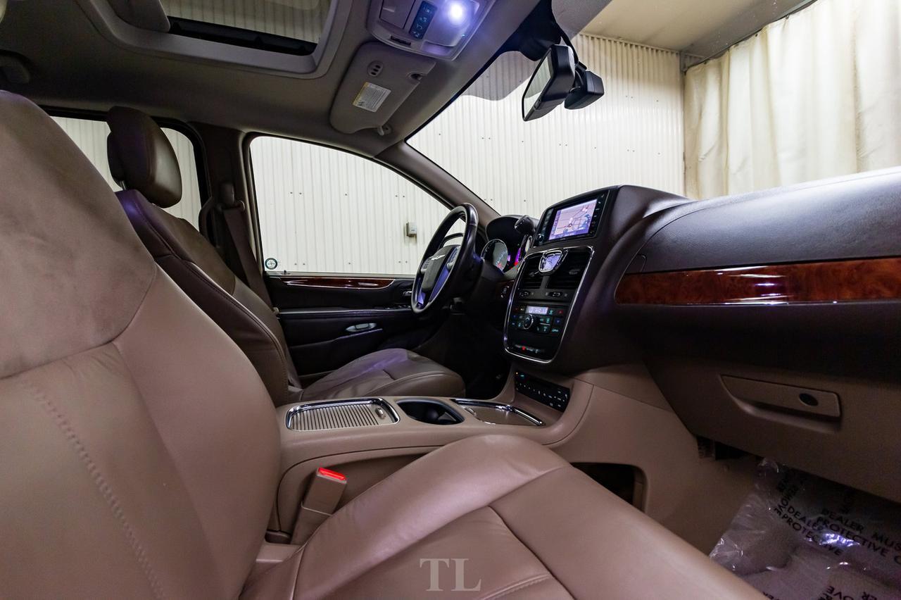 2011 Chrysler Town & Country Limited Leather Roof Nav DVD BCam Red Deer AB