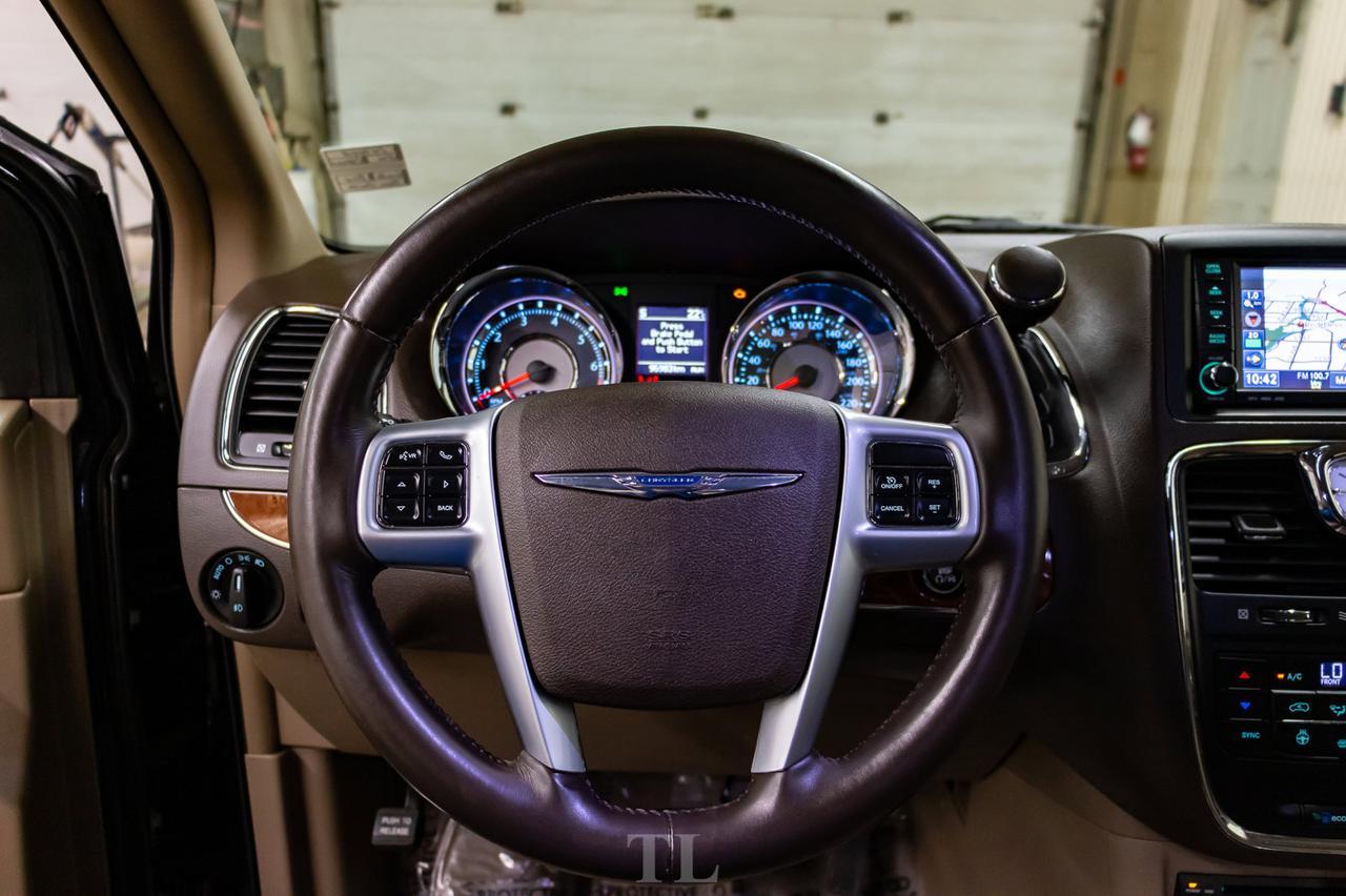 2011 Chrysler Town & Country Limited Leather Roof Nav DVD BCam Red Deer AB