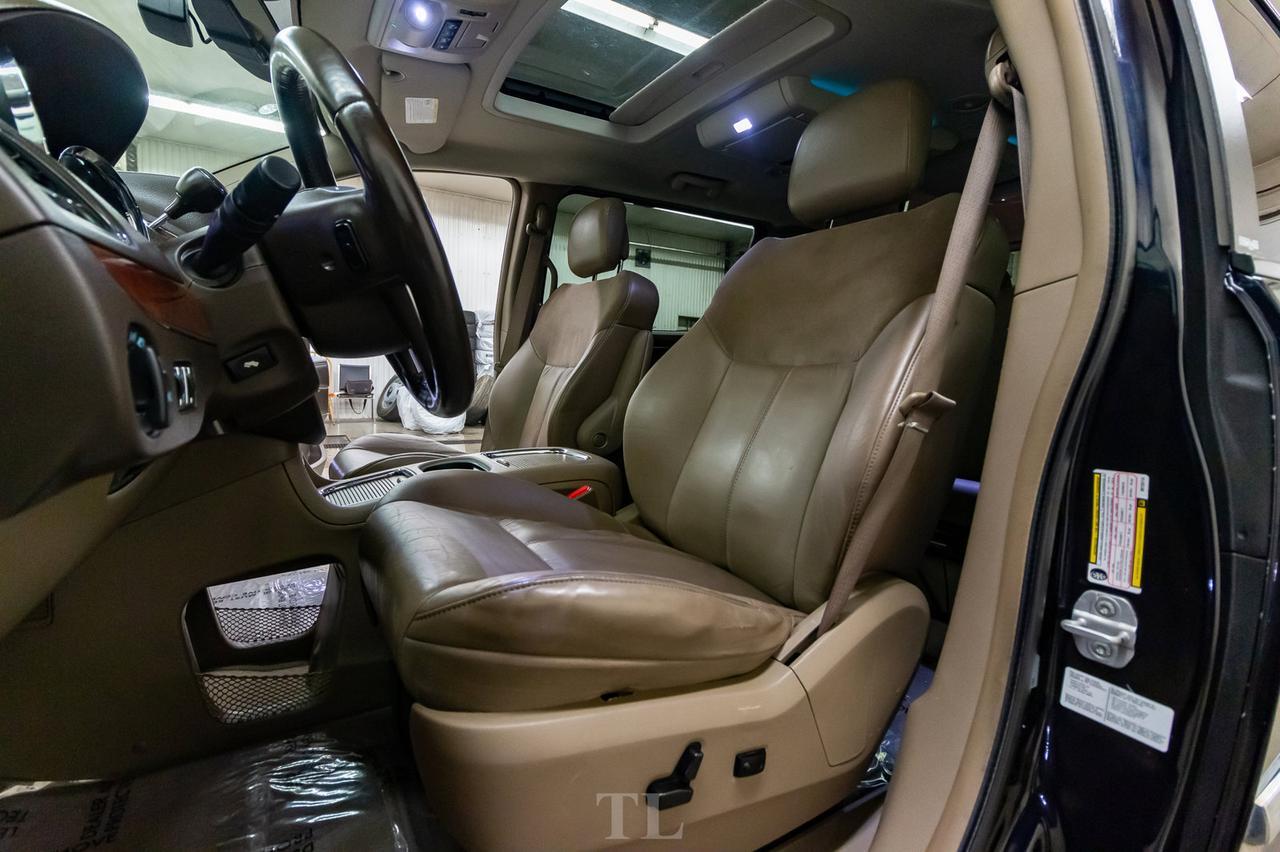 2011 Chrysler Town & Country Limited Leather Roof Nav DVD BCam Red Deer AB