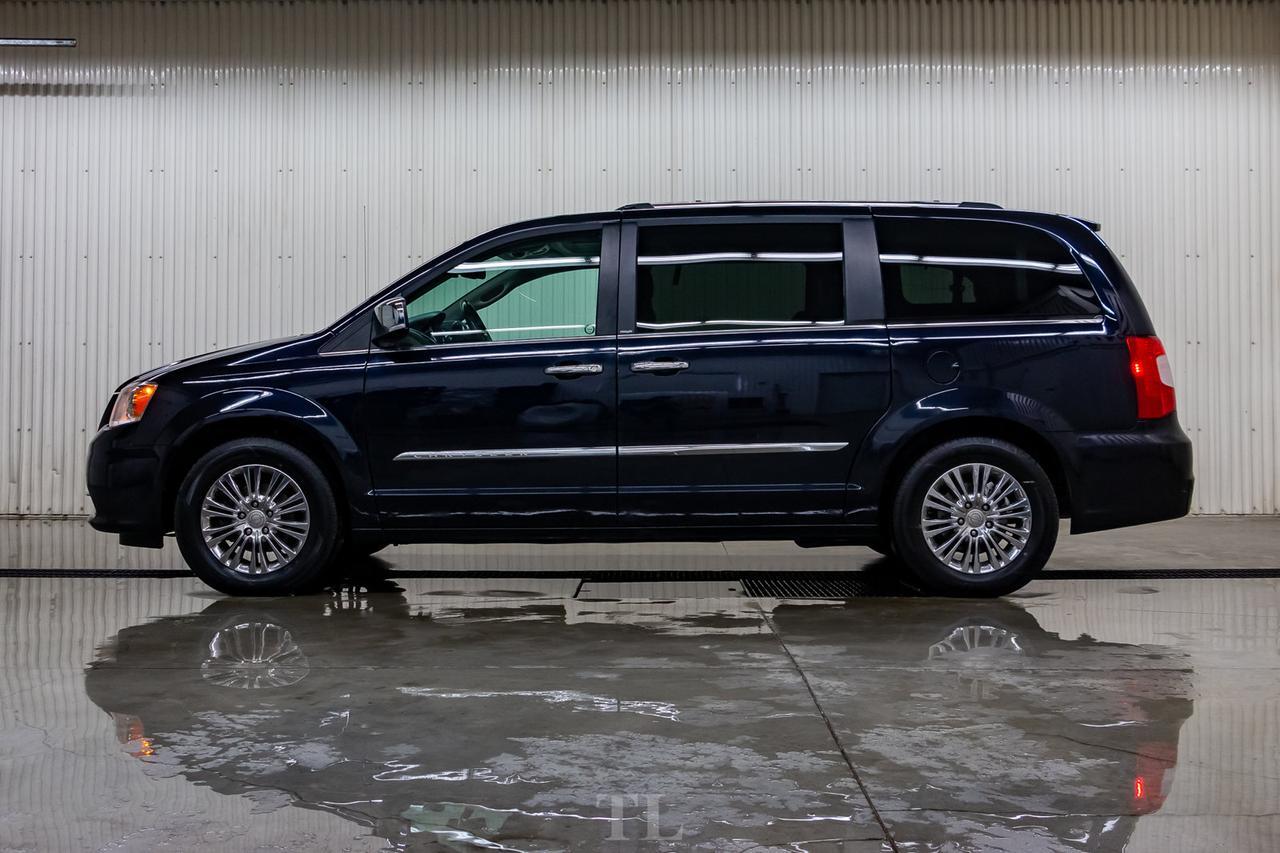 2011 Chrysler Town & Country Limited Leather Roof Nav DVD BCam Red Deer AB