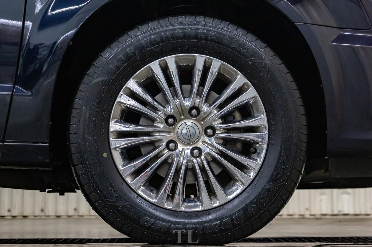 2011 Chrysler Town & Country Limited Leather Roof Nav DVD BCam Red Deer AB