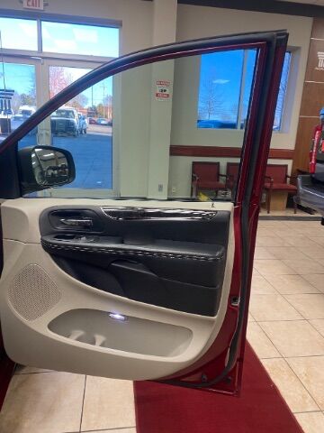 2011 Chrysler Town & Country Touring-L Charlotte NC