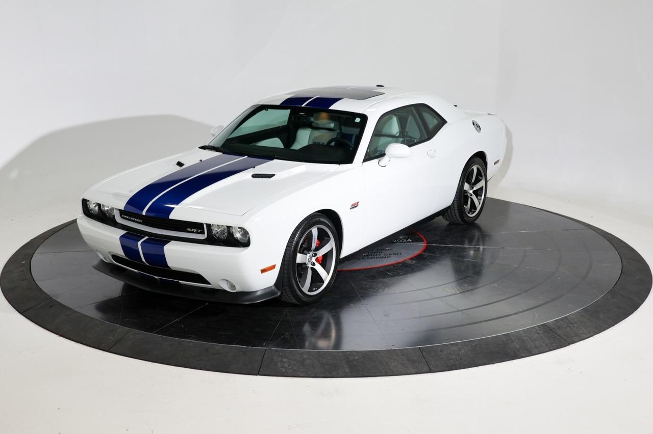 2011 Dodge Challenger SRT8 photo 3