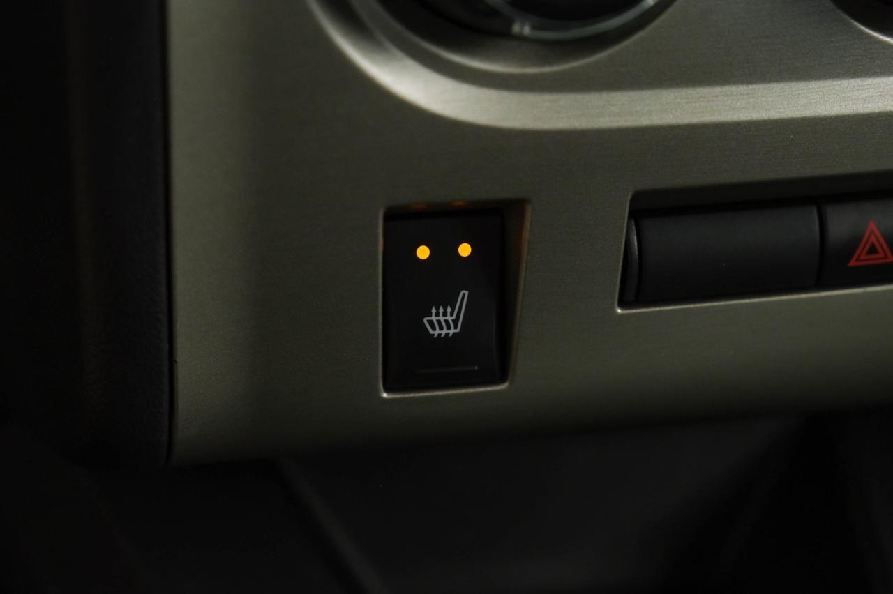 2011 Dodge Challenger SRT8 SUNROOF LEATHER HEATED SEATS KEYLESS START BLUETOOTH BOSTON ACOUSTICS Carrollton TX