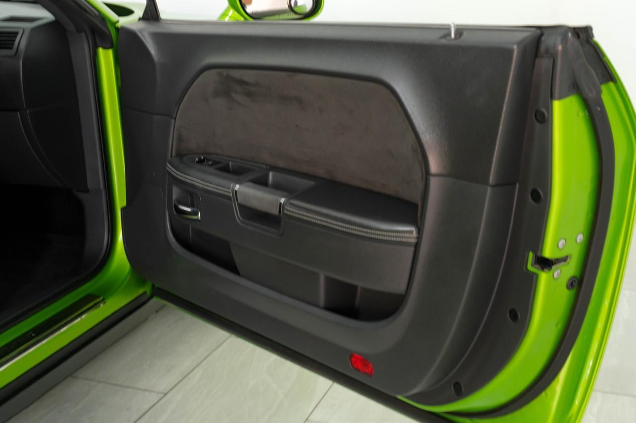 2011 Dodge Challenger SRT8 SUNROOF LEATHER HEATED SEATS KEYLESS START BLUETOOTH BOSTON ACOUSTICS Carrollton TX