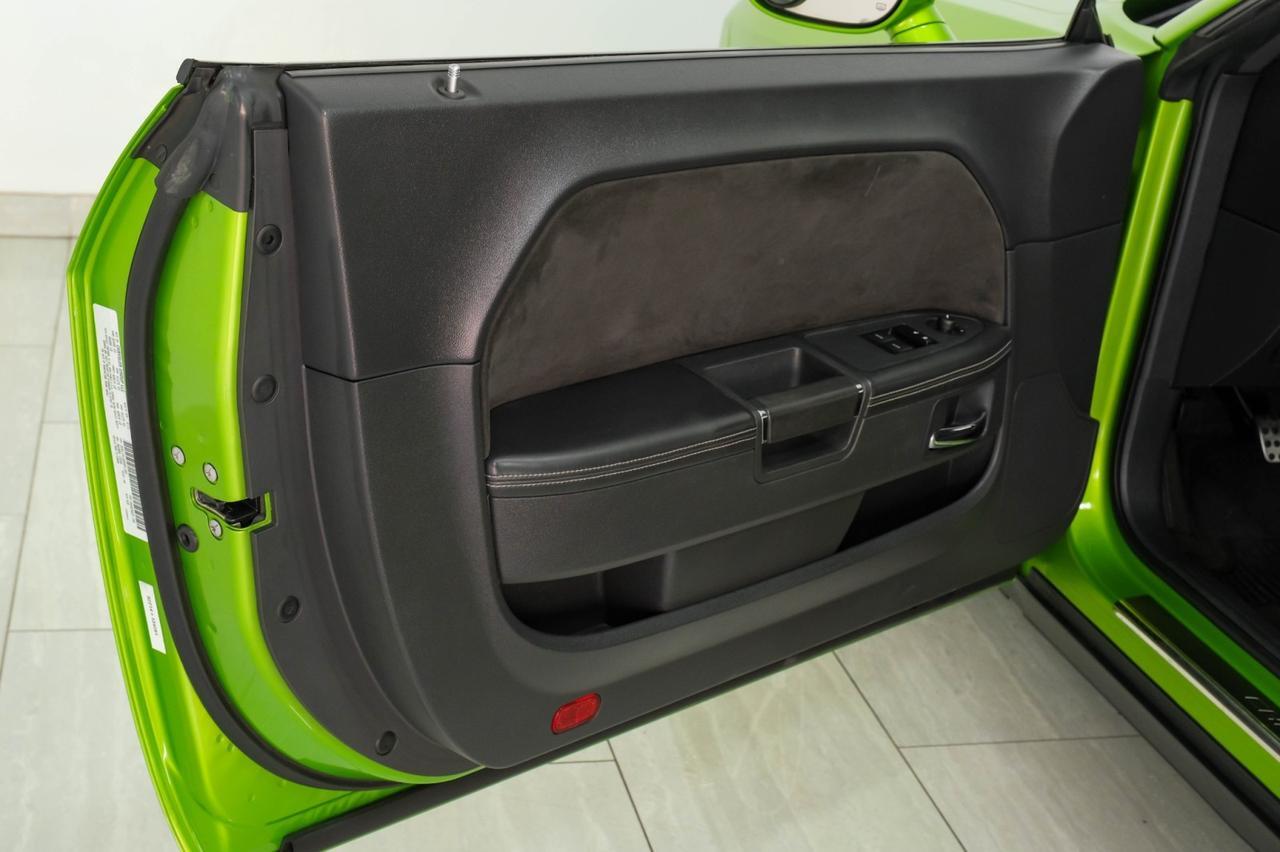 2011 Dodge Challenger SRT8 SUNROOF LEATHER HEATED SEATS KEYLESS START BLUETOOTH BOSTON ACOUSTICS Carrollton TX