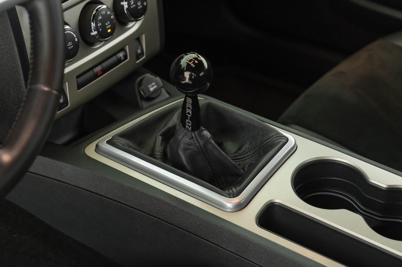 2011 Dodge Challenger SRT8 SUNROOF LEATHER HEATED SEATS KEYLESS START BLUETOOTH BOSTON ACOUSTICS Carrollton TX