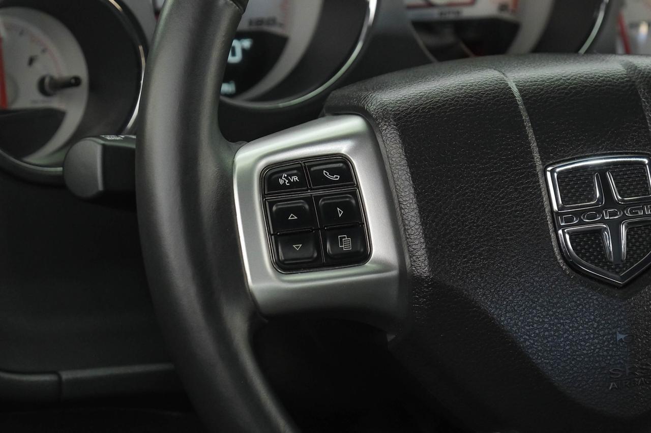 2011 Dodge Challenger SRT8 SUNROOF LEATHER HEATED SEATS KEYLESS START BLUETOOTH BOSTON ACOUSTICS Carrollton TX