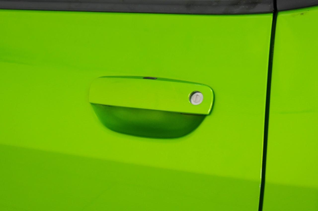 2011 Dodge Challenger SRT8 SUNROOF LEATHER HEATED SEATS KEYLESS START BLUETOOTH POWER DRIVER SEAT Carrollton TX