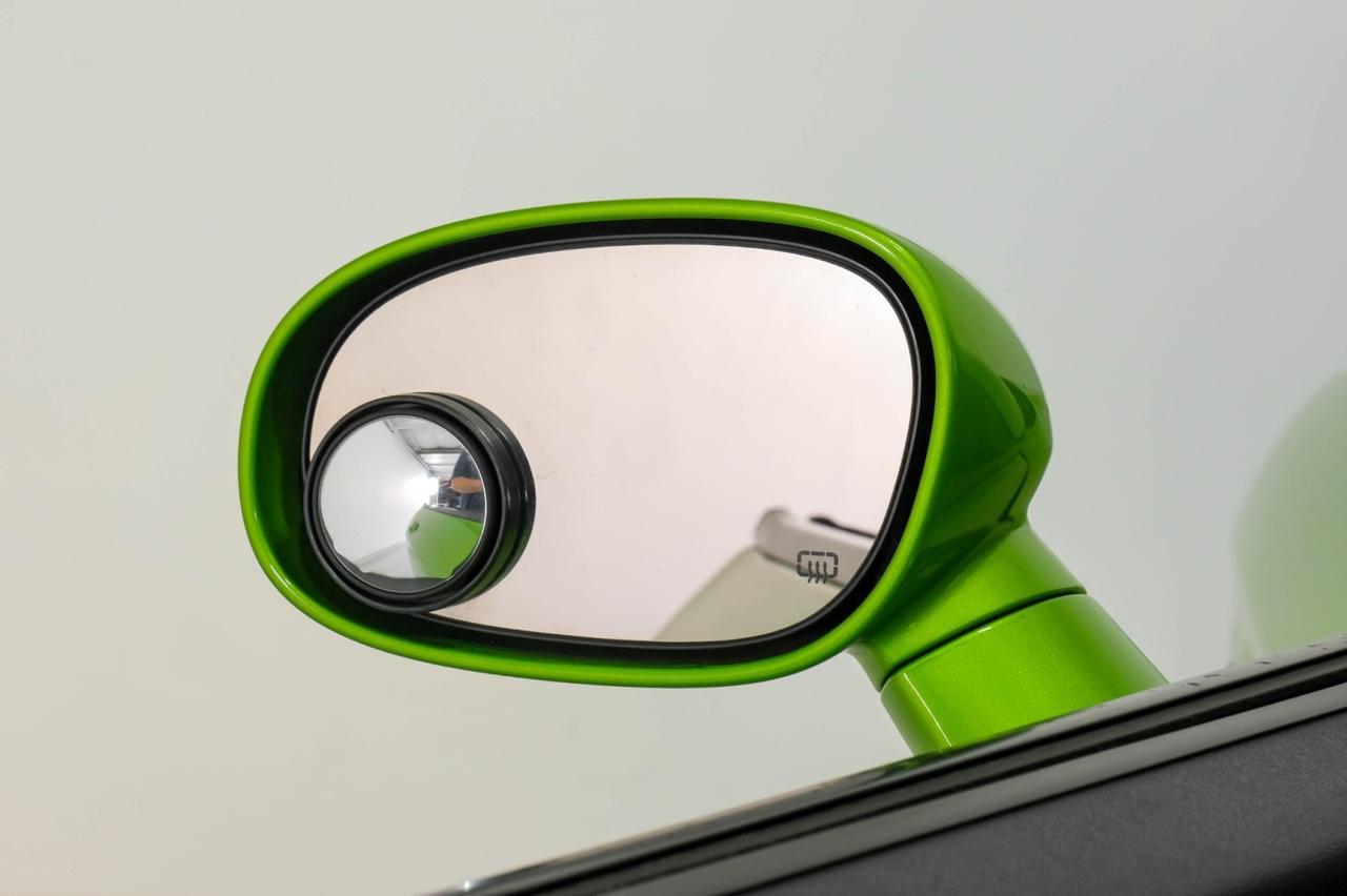 2011 Dodge Challenger SRT8 SUNROOF LEATHER HEATED SEATS KEYLESS START BLUETOOTH POWER DRIVER SEAT Carrollton TX