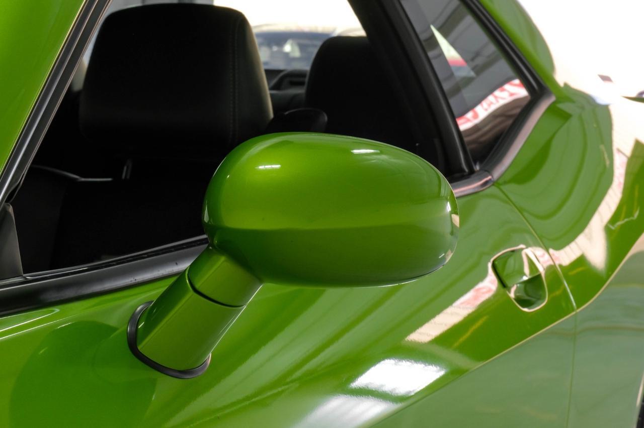 2011 Dodge Challenger SRT8 SUNROOF LEATHER HEATED SEATS KEYLESS START BLUETOOTH POWER DRIVER SEAT Carrollton TX