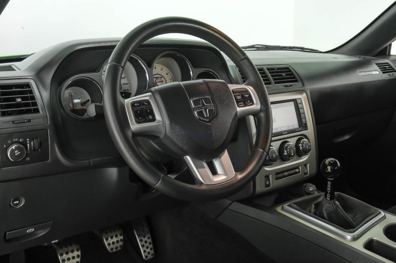 2011 Dodge Challenger SRT8 SUNROOF LEATHER HEATED SEATS KEYLESS START BLUETOOTH POWER DRIVER SEAT Carrollton TX