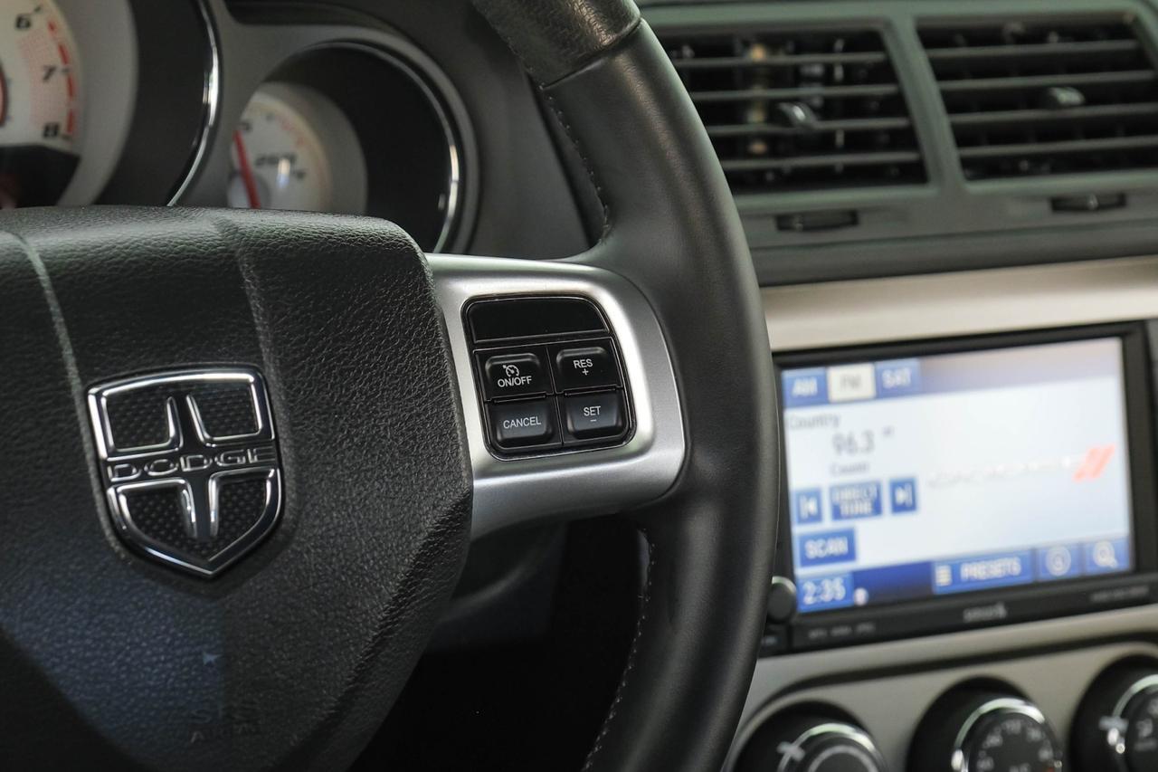 2011 Dodge Challenger SRT8 SUNROOF LEATHER HEATED SEATS KEYLESS START BLUETOOTH POWER DRIVER SEAT Carrollton TX