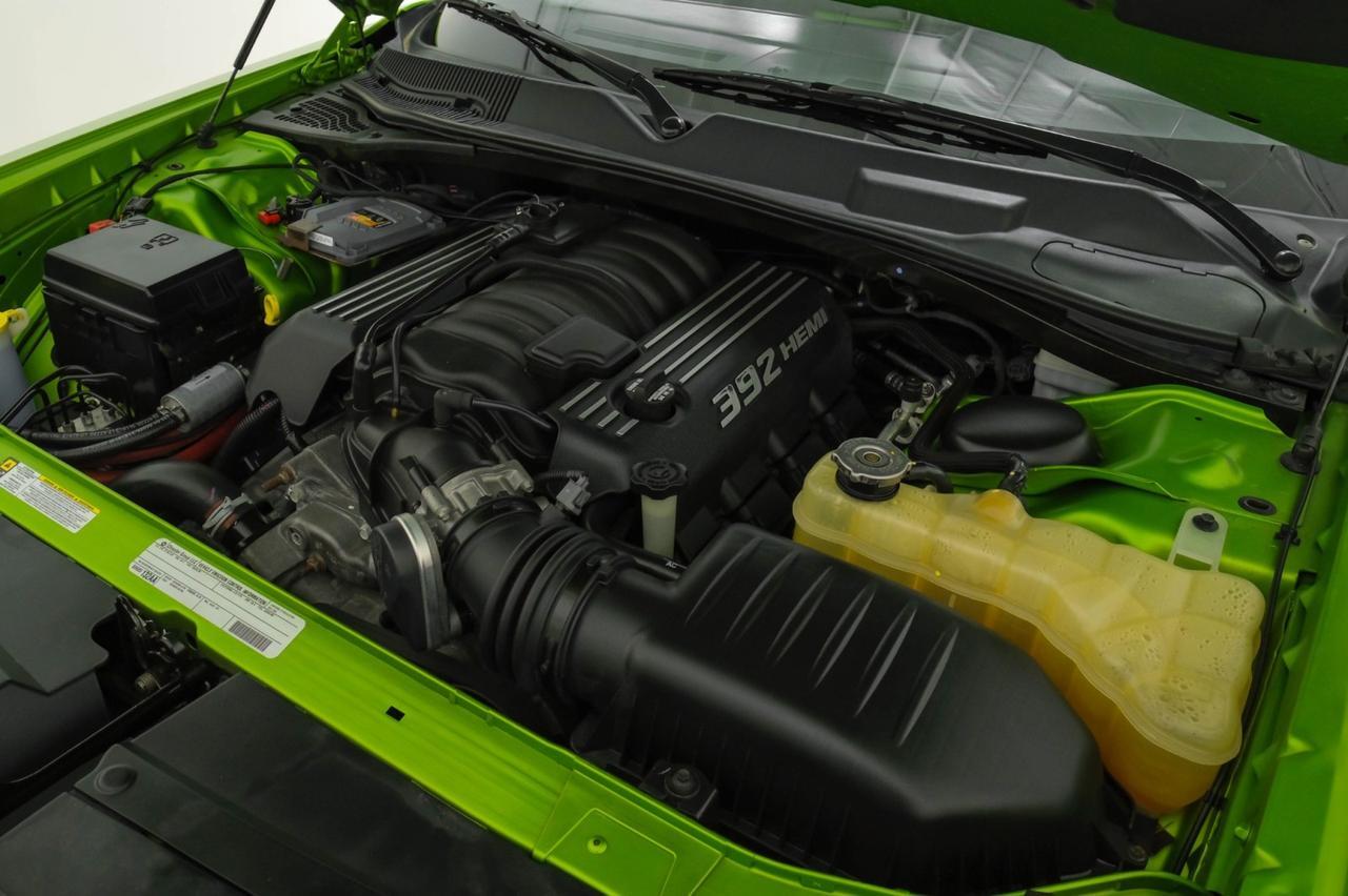 2011 Dodge Challenger SRT8 SUNROOF LEATHER HEATED SEATS KEYLESS START BLUETOOTH POWER DRIVER SEAT Carrollton TX