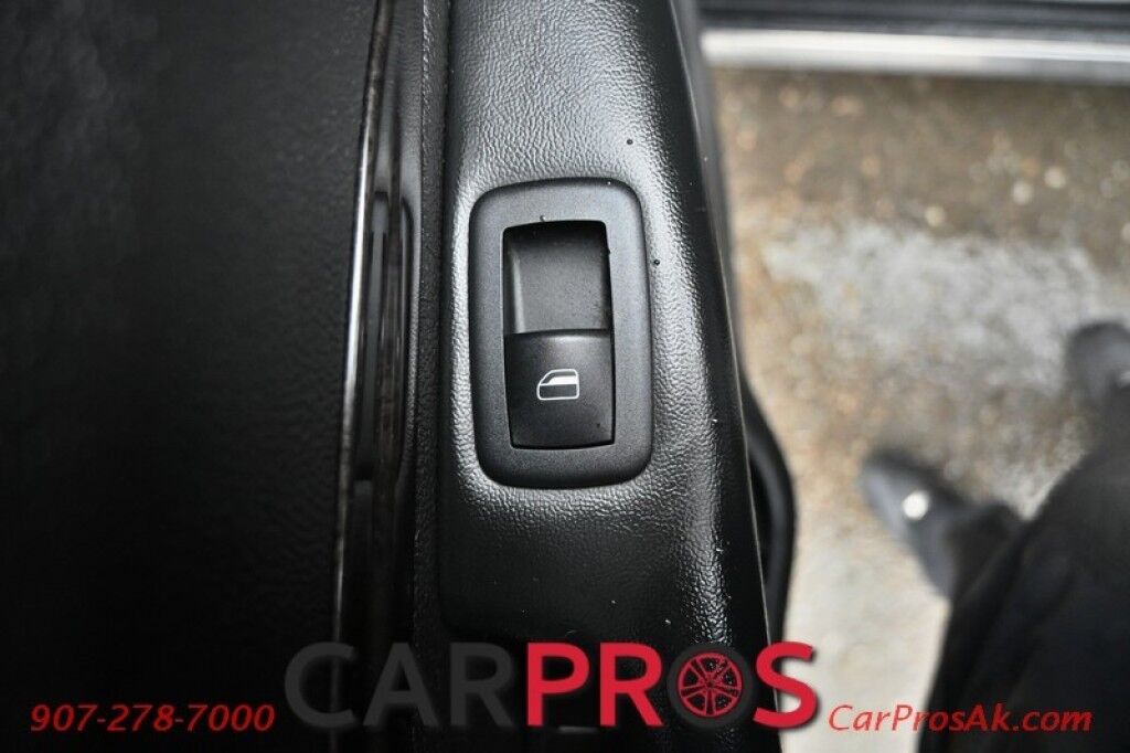 2011 Dodge Durango Crew - 3.6L V6 - Automatic - All Wheel Drive - Powered Leather Front Seats - Remote Start - Keyless Entry - Bluetooth - Backup Camera - 3rd Row Seating Anchorage AK