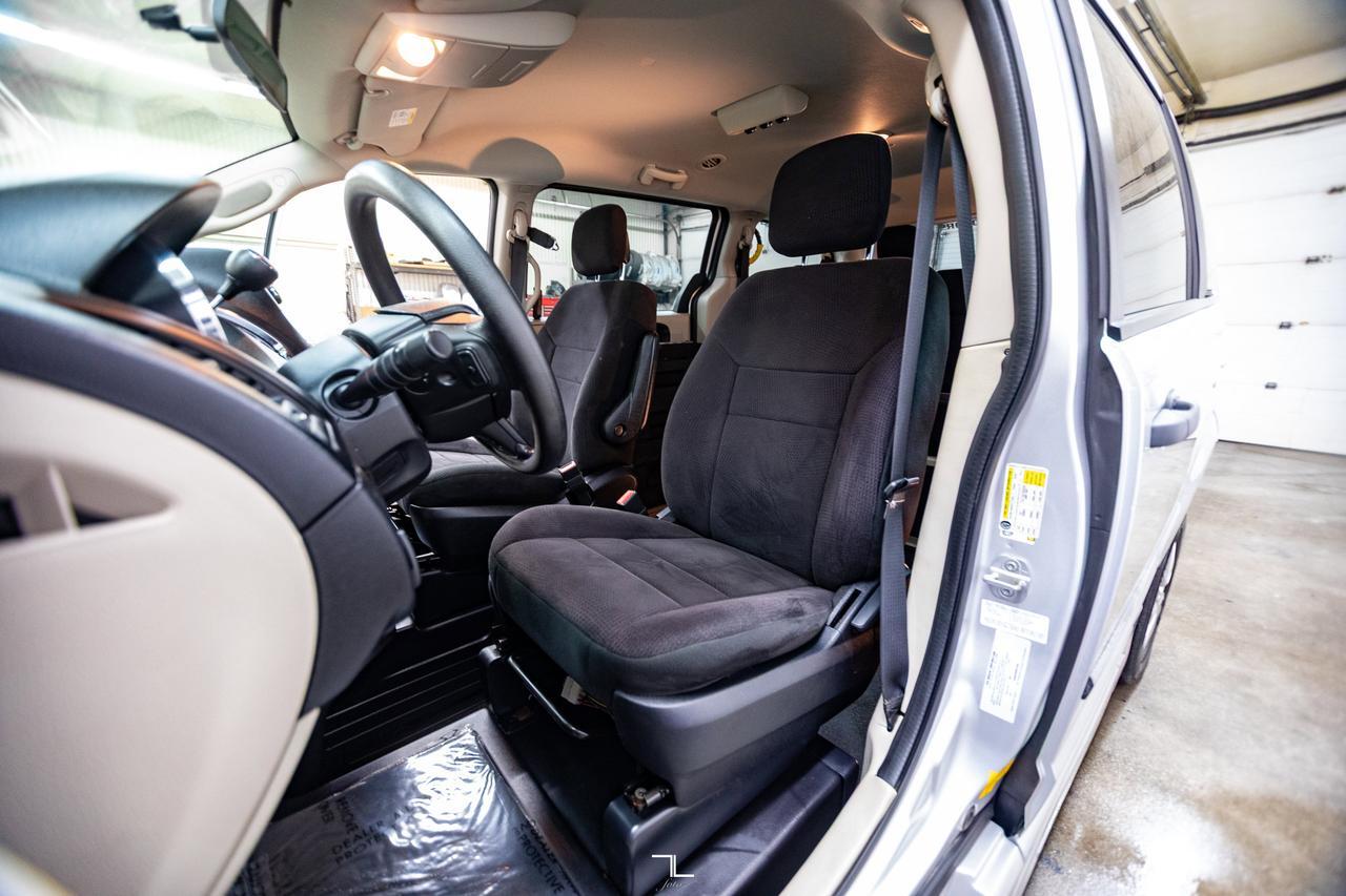 2011 Dodge Grand Caravan SXT Braun Mobility Wheelchair Conversion Red Deer AB