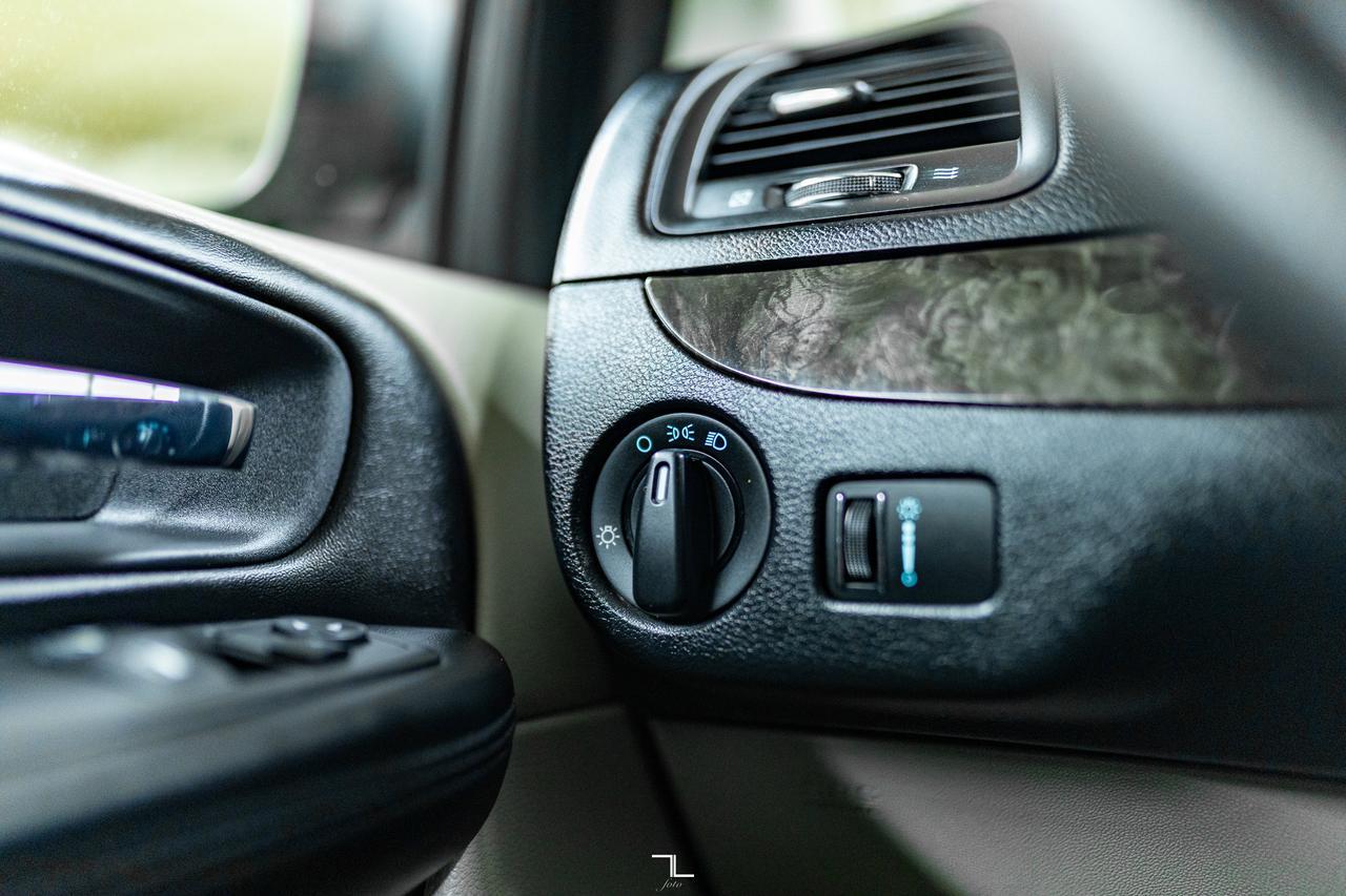 2011 Dodge Grand Caravan SXT Braun Mobility Wheelchair Conversion Red Deer AB