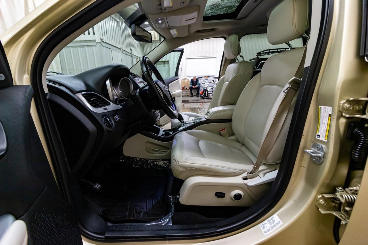 2011 Dodge Journey AWD R/T 3rd Row Leather Roof Nav Red Deer AB