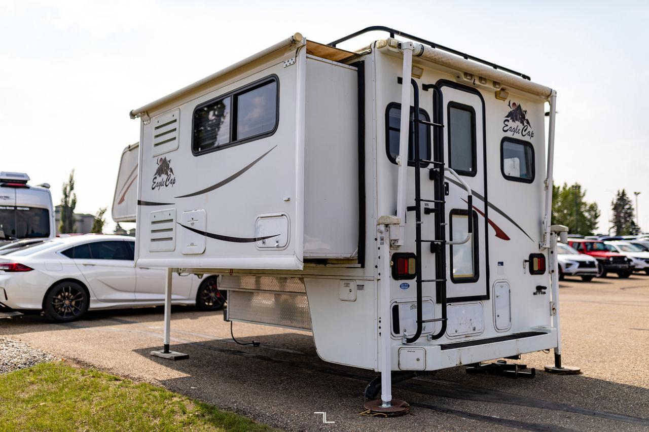 2011 Eagle Cap 995 Truck Camper Red Deer AB