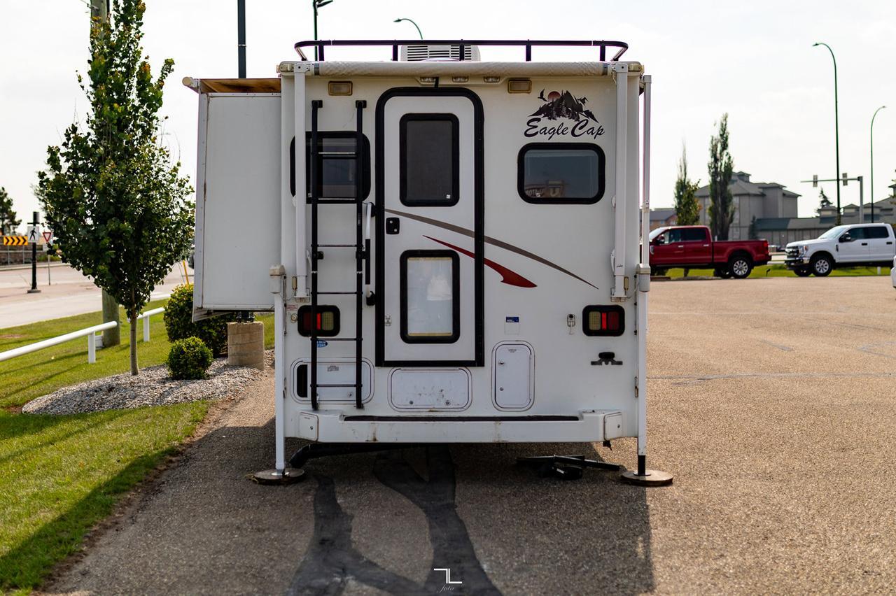 2011 Eagle Cap 995 Truck Camper Red Deer AB