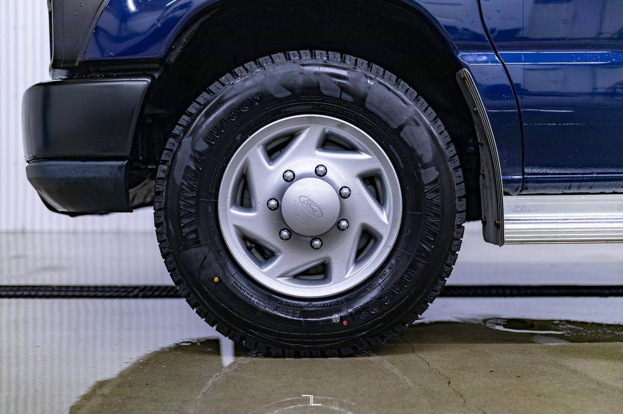 2011 Ford E-250 Extended Cargo Van Red Deer AB