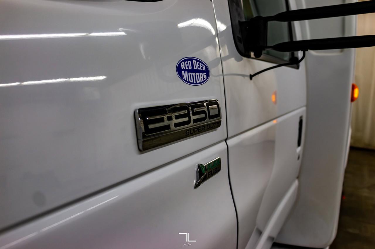 2011 Ford E-350 Cutaway 12 Passenger Wheelchair Lift Red Deer AB