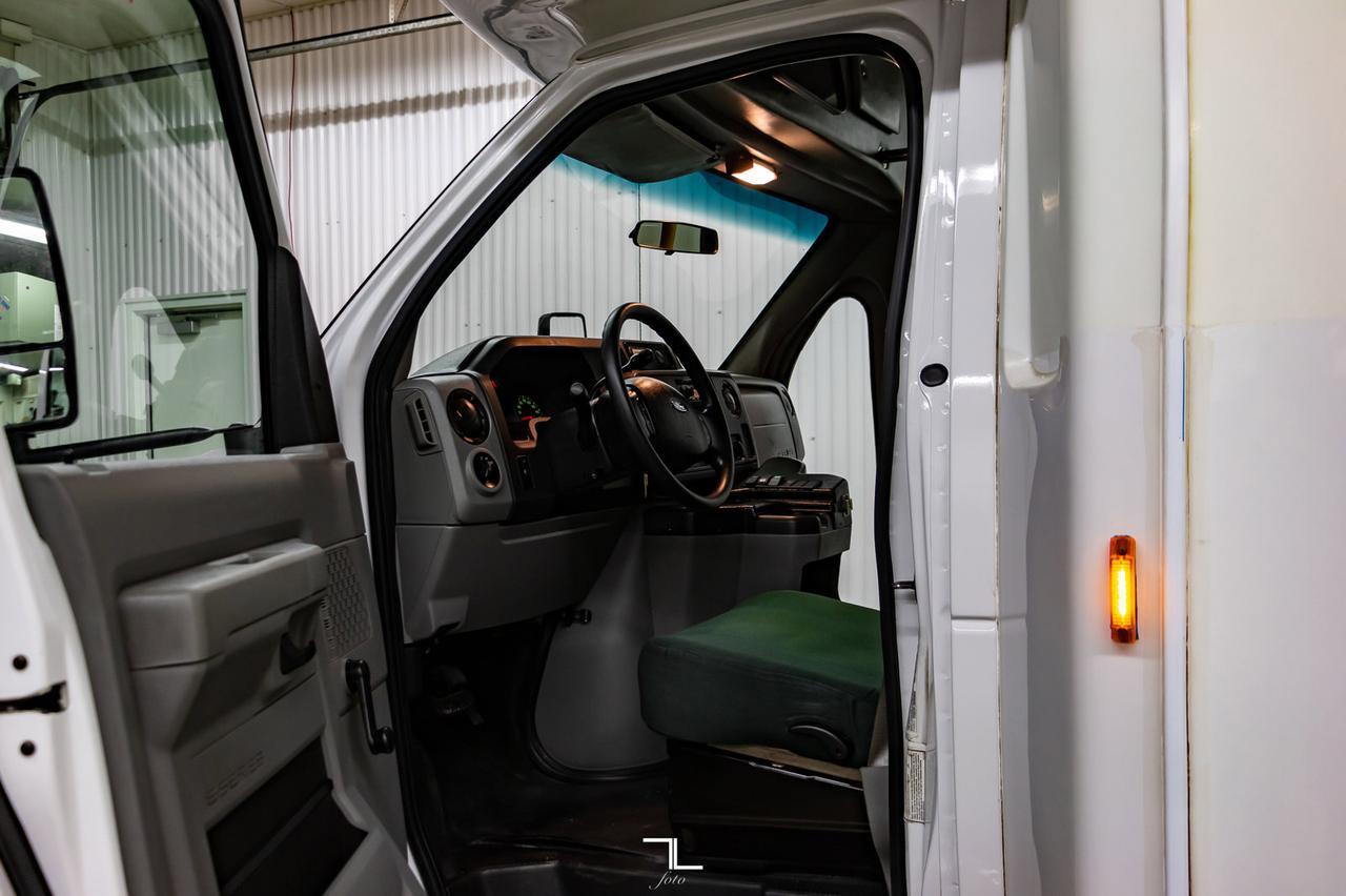 2011 Ford E-350 Cutaway 12 Passenger Wheelchair Lift Red Deer AB