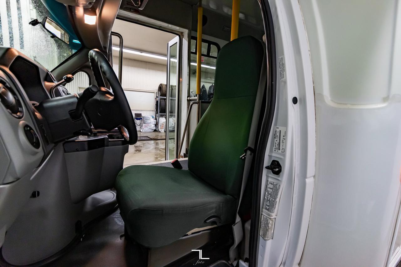 2011 Ford E-350 Cutaway 12 Passenger Wheelchair Lift Red Deer AB