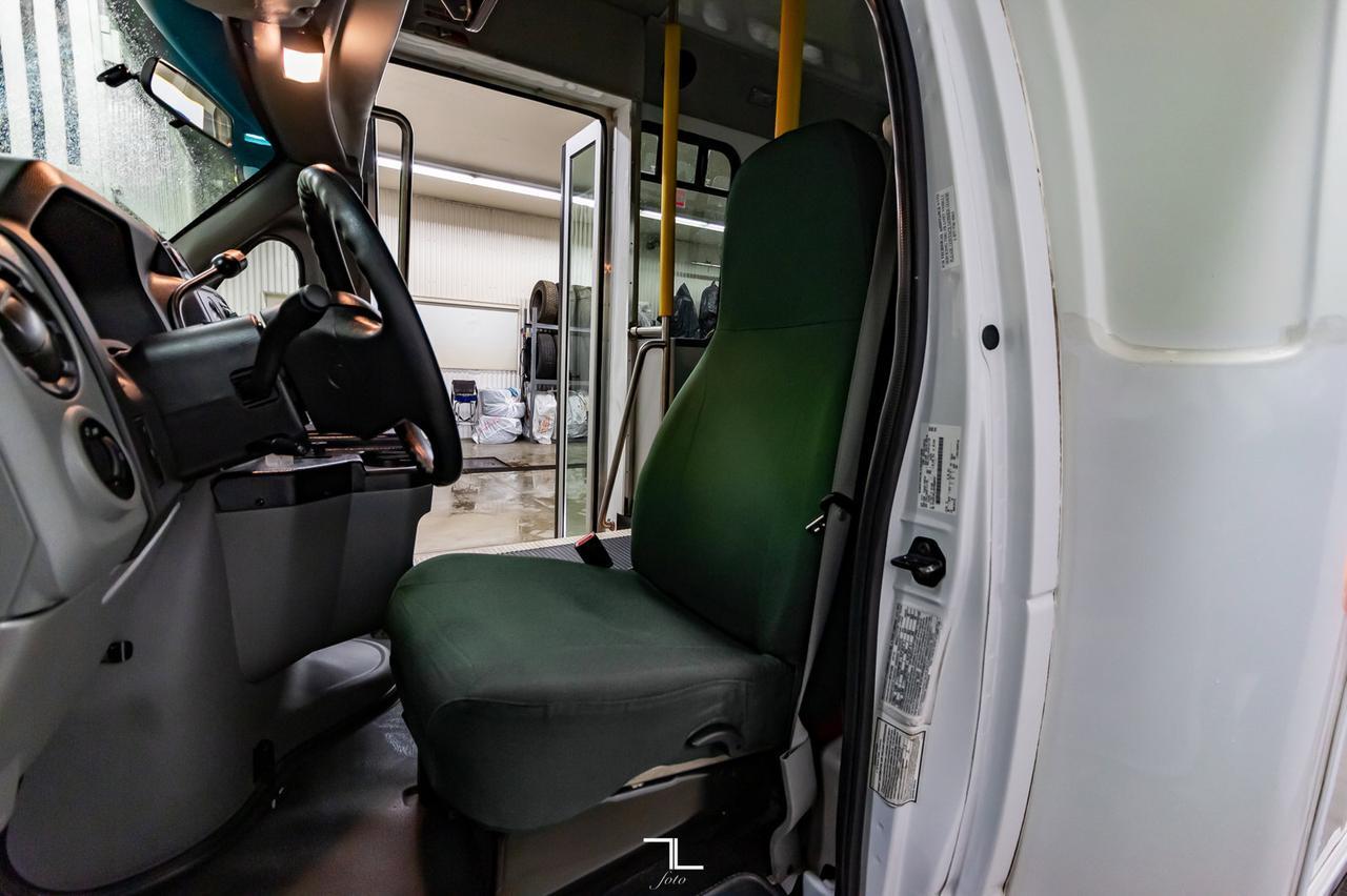 2011 Ford E-350 Cutaway 12 Passenger Wheelchair Lift Red Deer AB