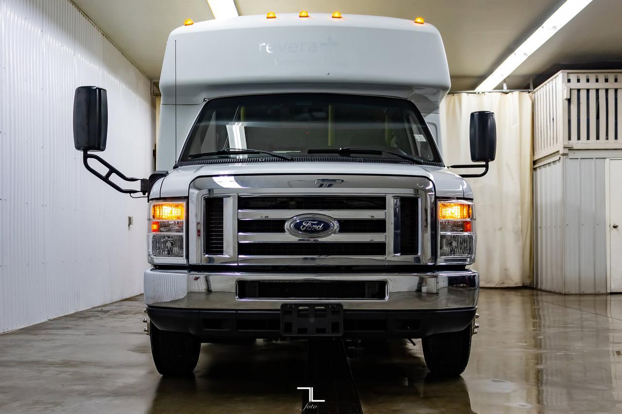 2011 Ford E-350 Cutaway 12 Passenger Wheelchair Lift Red Deer AB