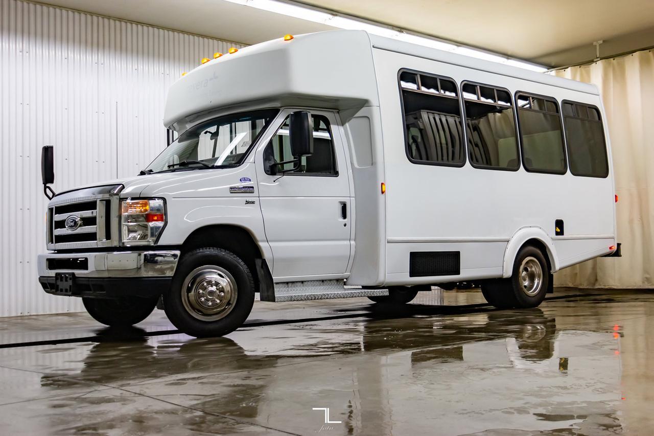 2011 Ford E-350 Cutaway 12 Passenger Wheelchair Lift Red Deer AB