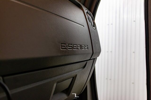 2011 Ford E-350 Cutaway 12 Passenger Wheelchair Lift Red Deer AB