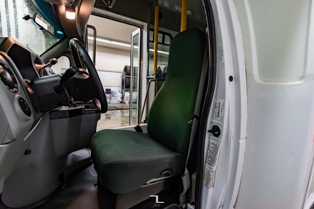 2011 Ford E-350 Cutaway 12 Passenger Wheelchair Lift Red Deer AB