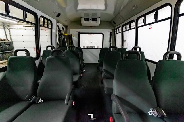 2011 Ford E-350 Cutaway 12 Passenger Wheelchair Lift Red Deer AB
