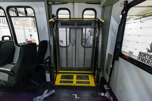 2011 Ford E-350 Cutaway 12 Passenger Wheelchair Lift Red Deer AB