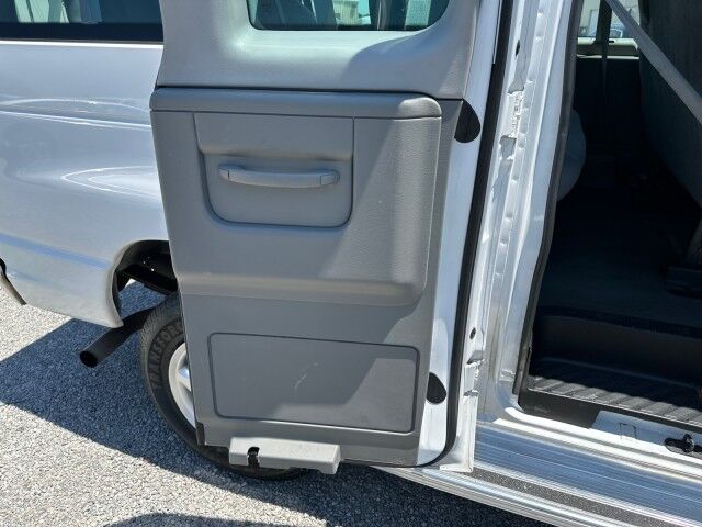 2011 Ford E-350 Econoline Wagon XLT 12-Passenger Van Ashland VA