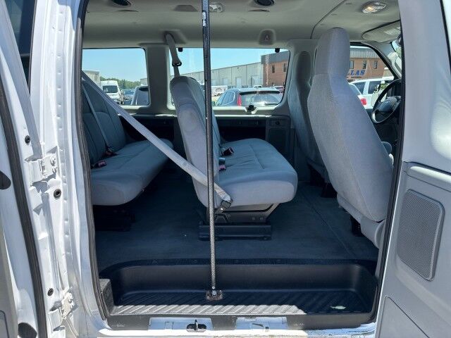 2011 Ford E-350 Econoline Wagon XLT 12-Passenger Van Ashland VA