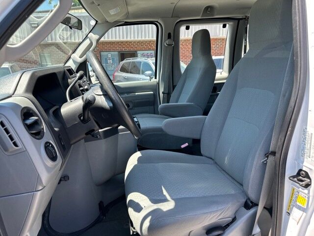 2011 Ford E-350 Econoline Wagon XLT 12-Passenger Van Ashland VA