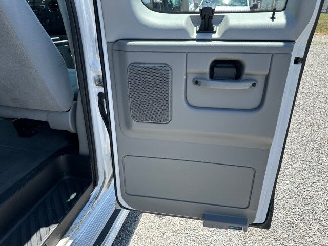 2011 Ford E-350 Econoline Wagon XLT 12-Passenger Van Ashland VA