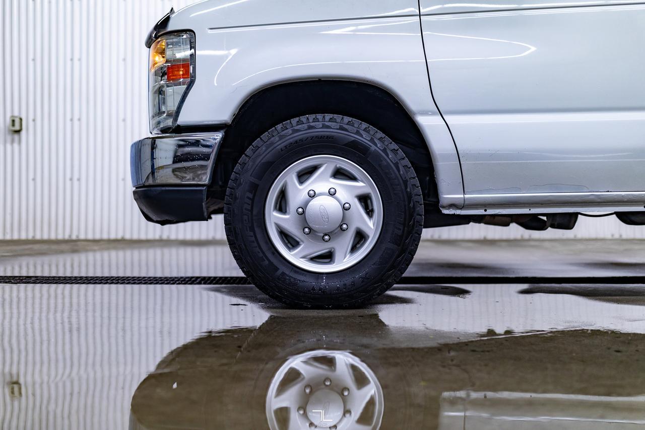 2011 Ford E-350 XL Ext Cargo Van Red Deer AB