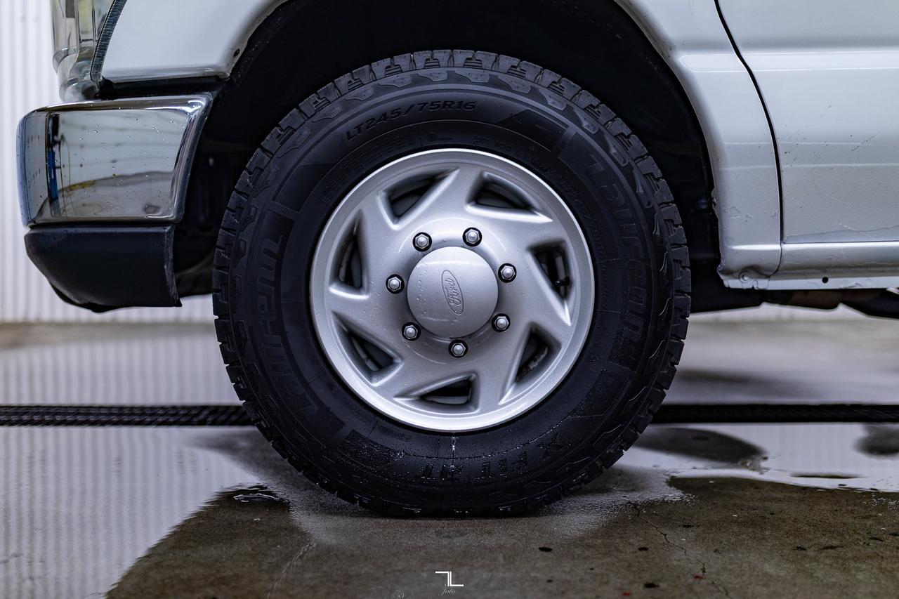 2011 Ford E-350 XL Ext Cargo Van Red Deer AB