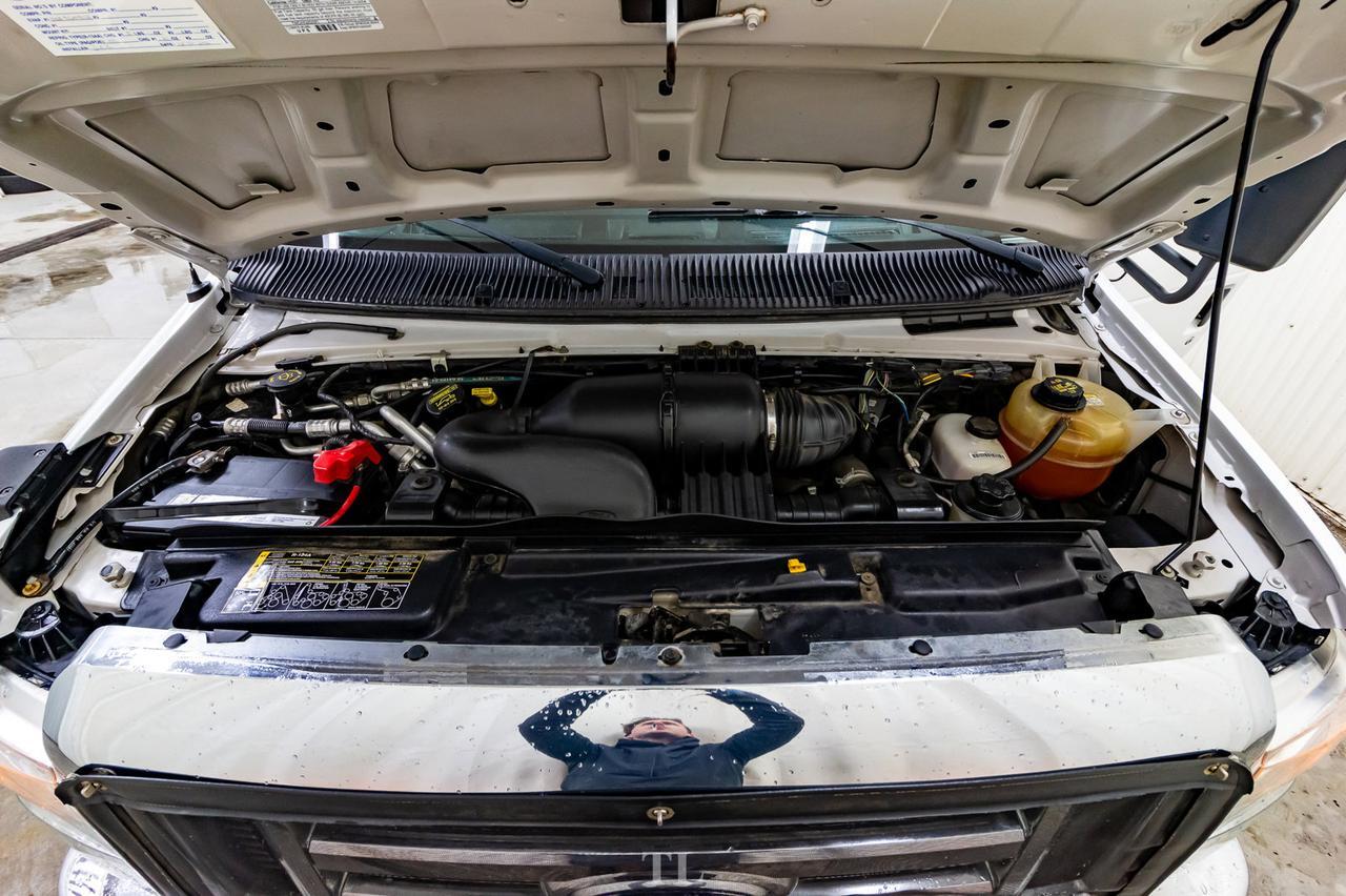 2011 Ford E-450 SD 24 Passenger Bus TV Red Deer AB