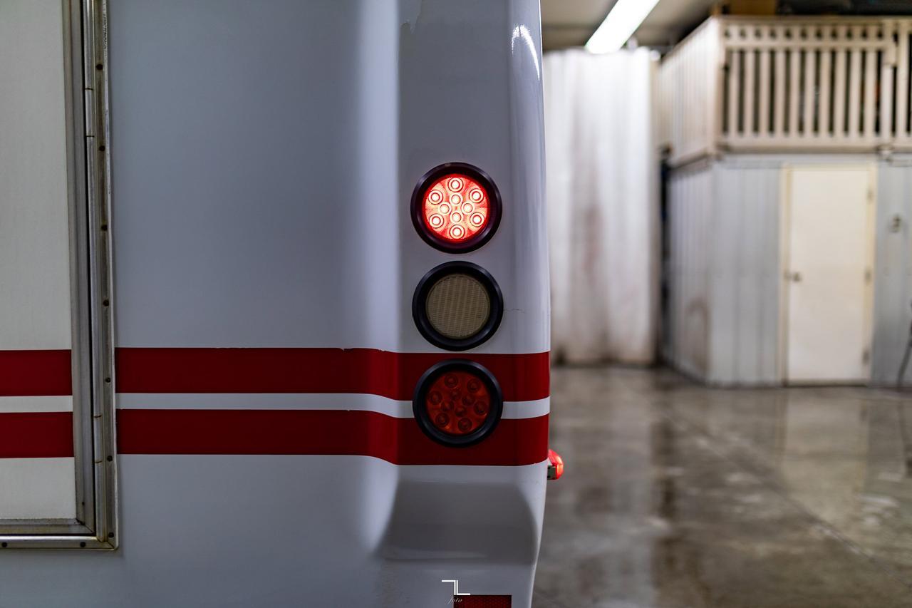 2011 Ford E-450 Wheelchair Bus 9 Passenger Red Deer AB