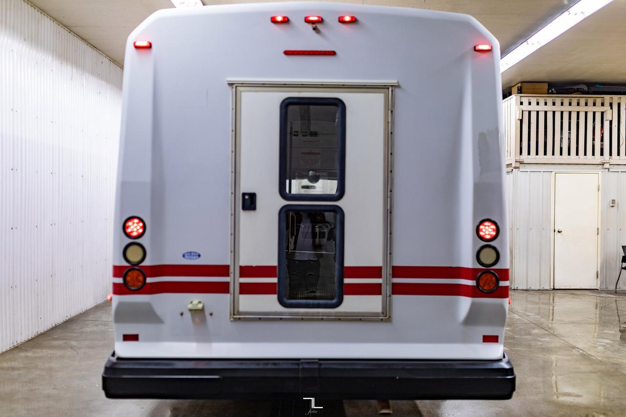 2011 Ford E-450 Wheelchair Bus 9 Passenger Red Deer AB